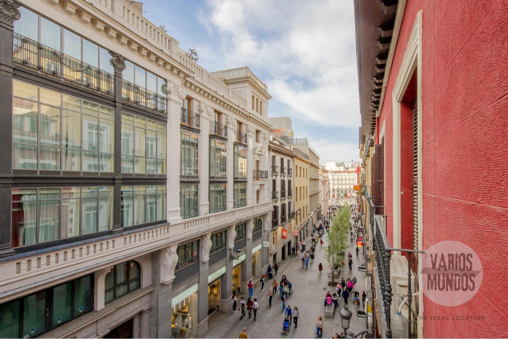 Tu Balcon En Madrid Para 3, Carretas 25 — Photos 1
